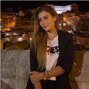 Étudiante italien en master de marketing en Erasmus à parigi donne des cours d'italien